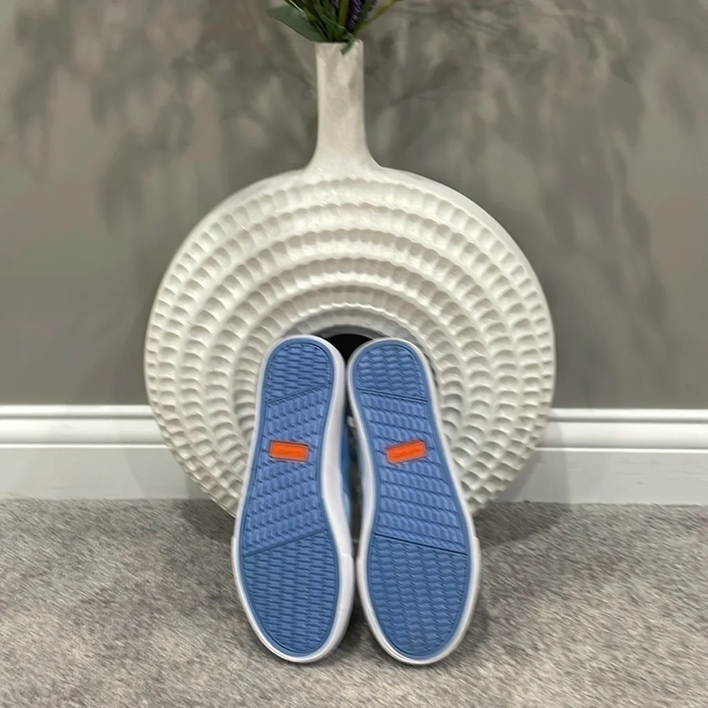 NWB Lugz Womens mule blue/white slip on sneakers. Size 7.5 - Picture 3 of 6